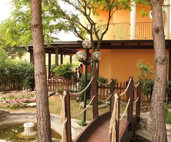 לינה וארוחת בוקר Il Castello ויקו דל גרגאנו