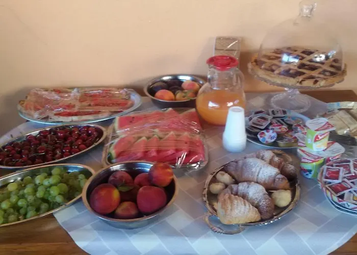 Il Castello לינה וארוחת בוקר 3*